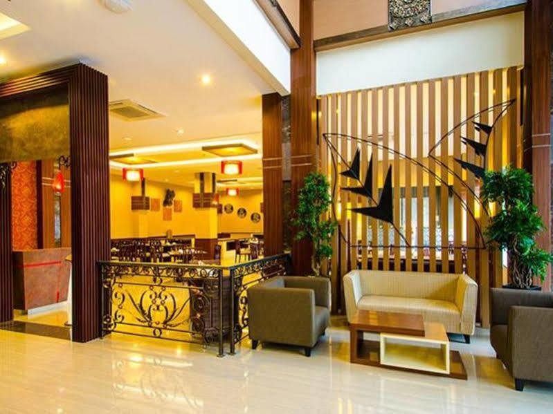 Noormans Hotel Semarang Exterior photo